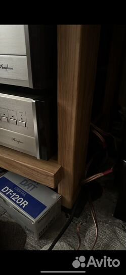 Стойка для аудио аппаратуры из дуба