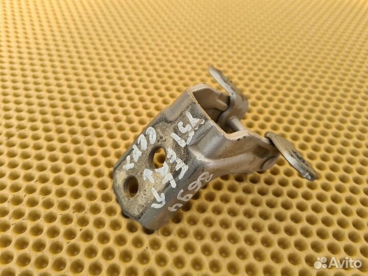 Петля двери передняя левая Infiniti M37 M25 M56