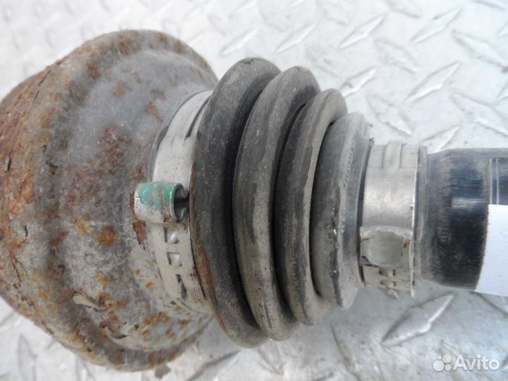 Полуось задняя левая Audi A6 C7 8R0501203C