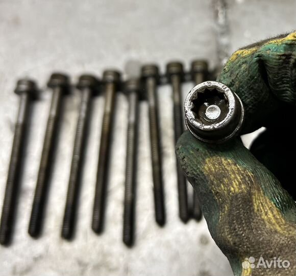 Болт гбц octavia a7 cjs