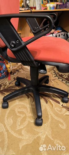 Компьютерное офисное кресло