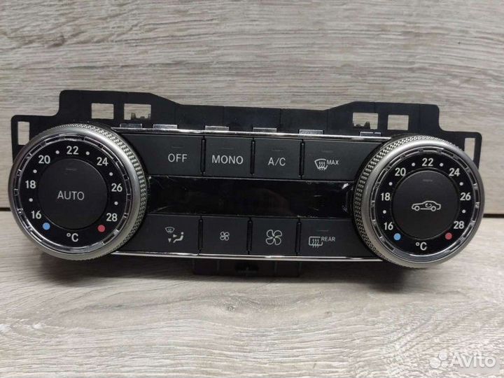 Блок управления климат-контролем Mercedes C W204