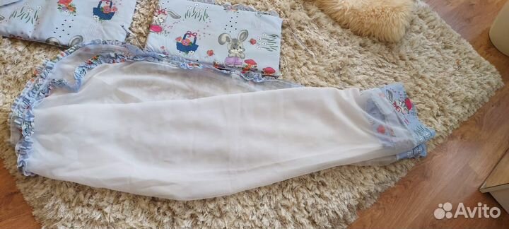 Бортики в детскую кроватку и балдахин