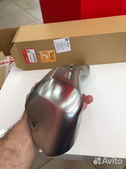 Honda CRF1100 2020-21 крышка правого каталитическ