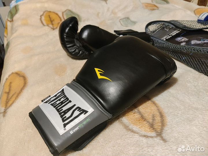 Боксерские перчатки Everlast 14 OZ