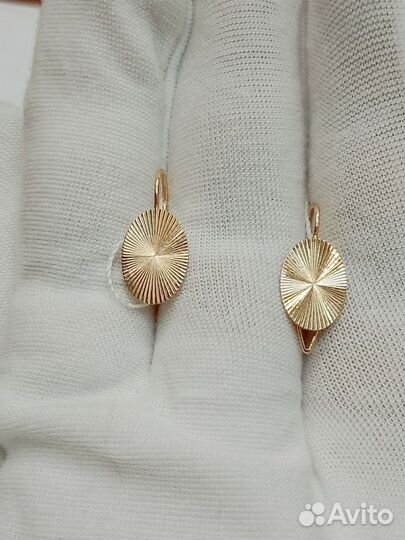 Золотые серьги