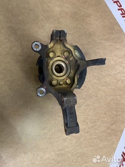 Ступица передняя левая Nissan Serena C25 2.0 L