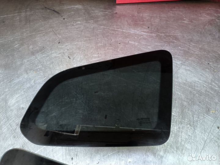 Renault Duster 2 форточка крыла левый правый