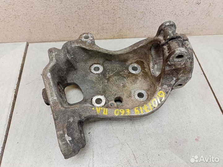 Кулак передний левый бмв