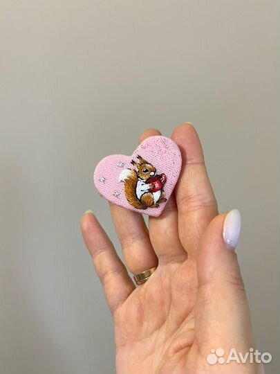 Заколки с вышивкой ручной работы