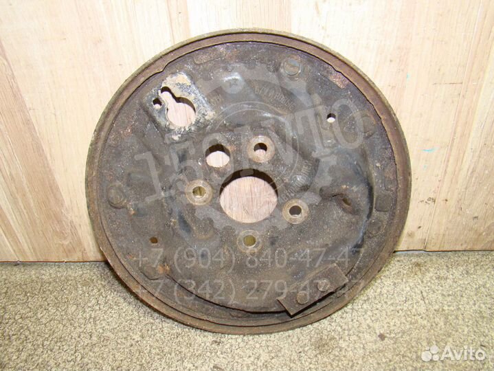 Щит опорный задний правый Skoda Octavia 1 (1U)