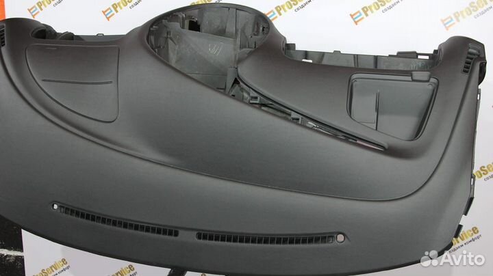 Торпедо Toyota Previa панель приборов