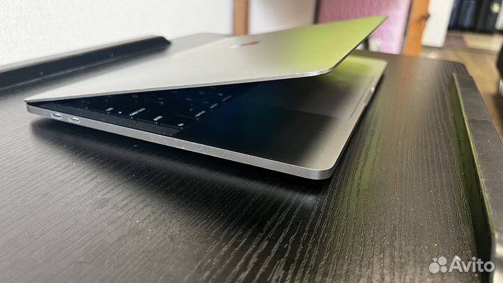 MacBook Pro 13 2019 i7/16/512 новый