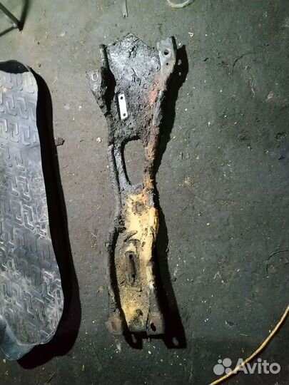 Балка подмоторная kia rio 1 1.5 a5d