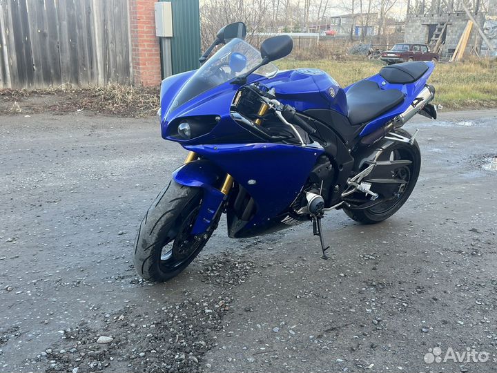 Yamaha r1