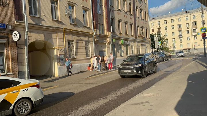 Помещение под шаурму 8м2 (с окном выдачи)