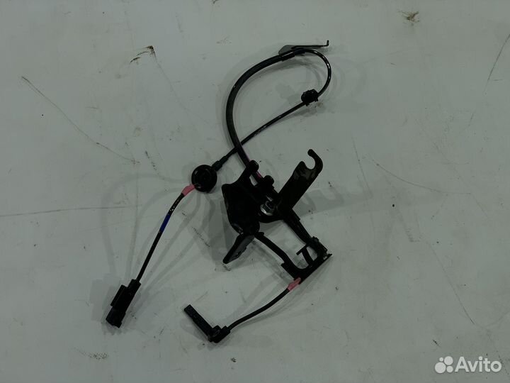 Датчик ABS передний Mitsubishi Outlander 3