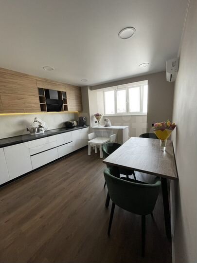 3-к. квартира, 95 м², 14/15 эт.