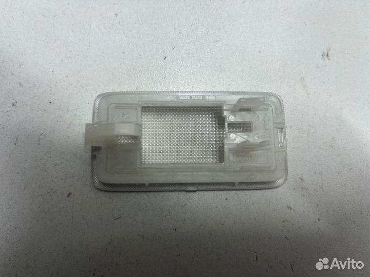 Плафон освещения салона передний Toyota Camry