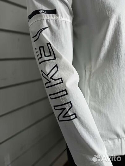 Спортивные костюмы