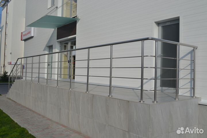 Ограждения из нержавейки со стеклом