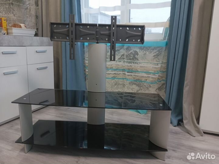 Стойка для телевизора