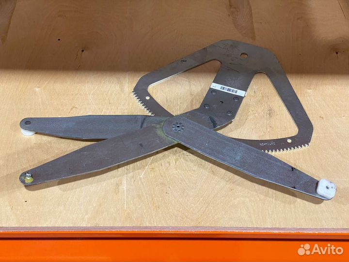 Стеклоподъемник Ман Тгл Тгм правый без моторчика