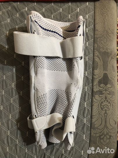 Коленный ортез