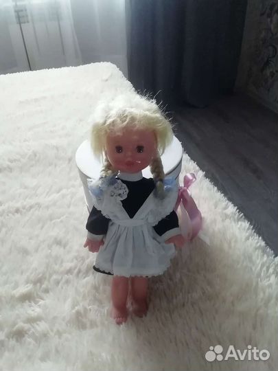 Кукла-первоклассница с закрывающимися глазками