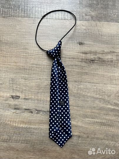 Галстук на мальчика новый