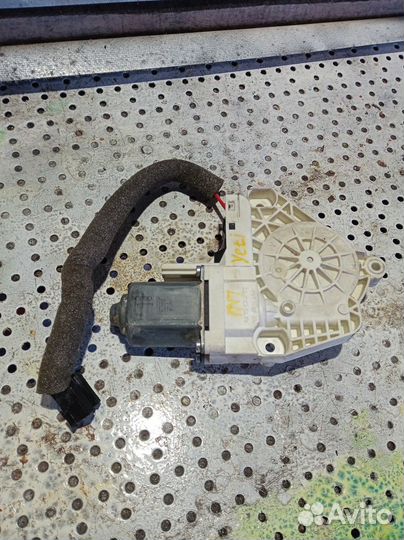 Мотор стеклоподъемника Skoda Yeti 1.8 tsi 4wd
