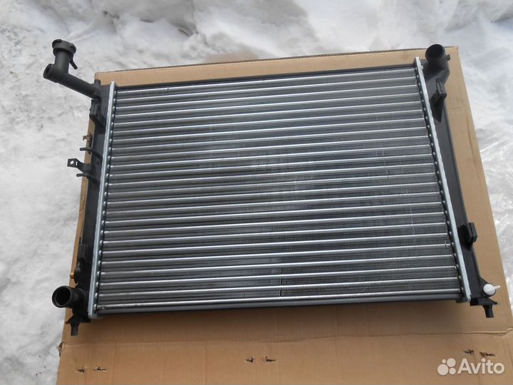 Радиатор охлаждения Kia Cerato 2009-2012