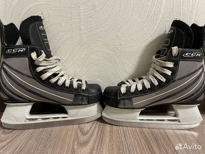Коньки CCM 01