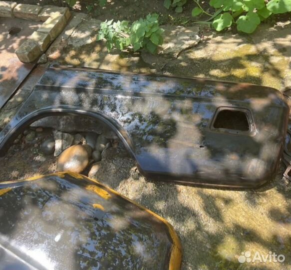 Крылья доя автомобиля Волга газ 24