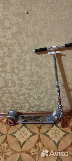 Продам детский складной трёхколёсный самокат