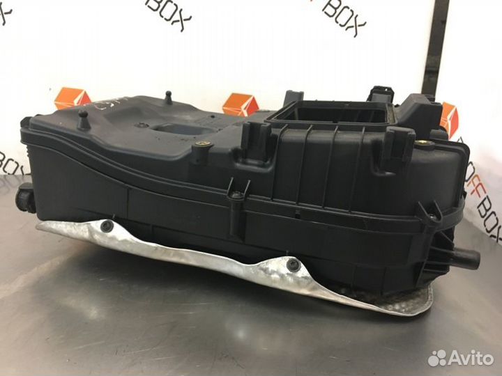 Корпус воздушного фильтра Mercedes C-Class W204