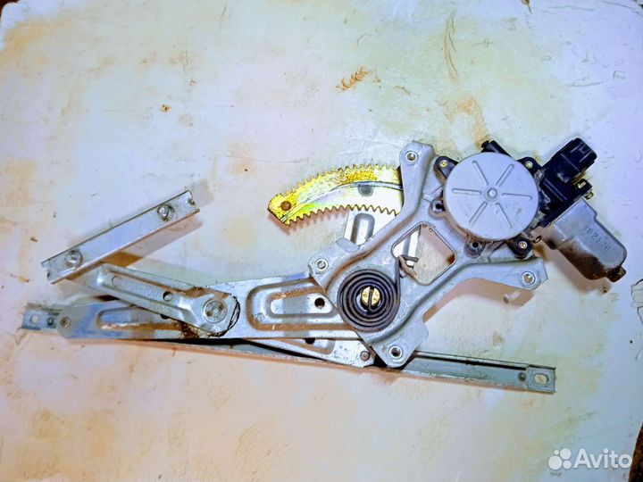 Стеклоподъемный механизм