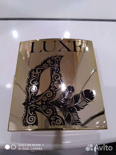 Тени для век