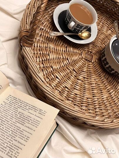 Поднос плетеный