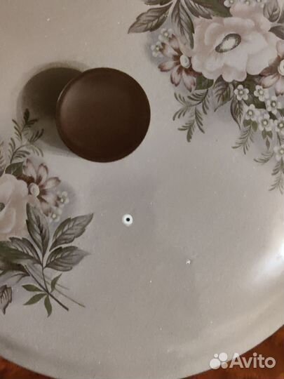 Эмалированные кастрюля и ковшик