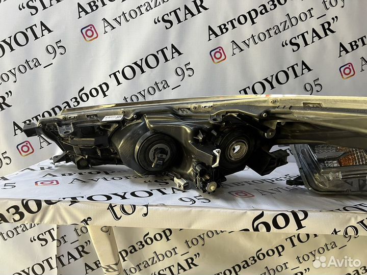 Фара правая Toyota Corolla E180 оригинал