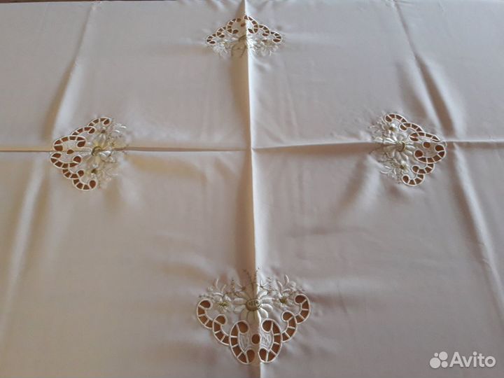 Новый набор скатерть с 12 салфетками (Турция)