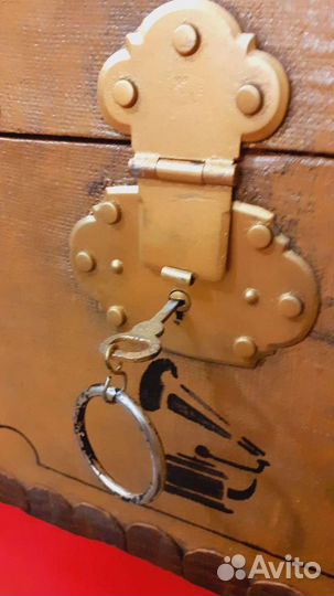 Чемодан 1908год с патифоном. Телефон - 1960год