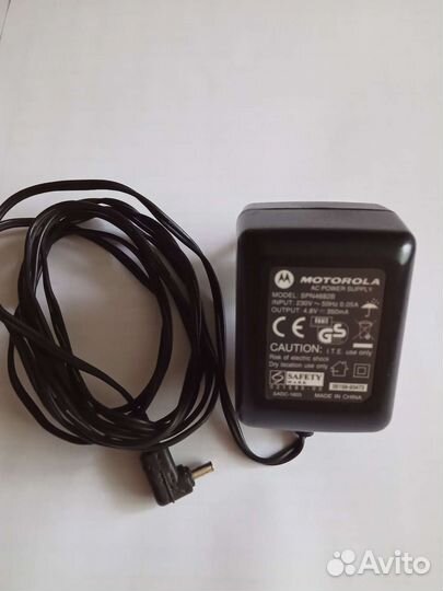 Зарядное устройство для телефона (motorola)