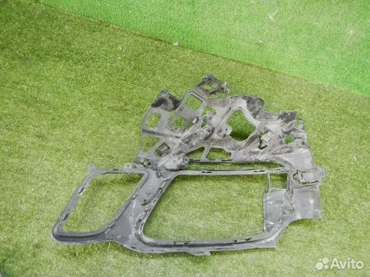 Кронштейн переднего бампера правый Porsche 911 991