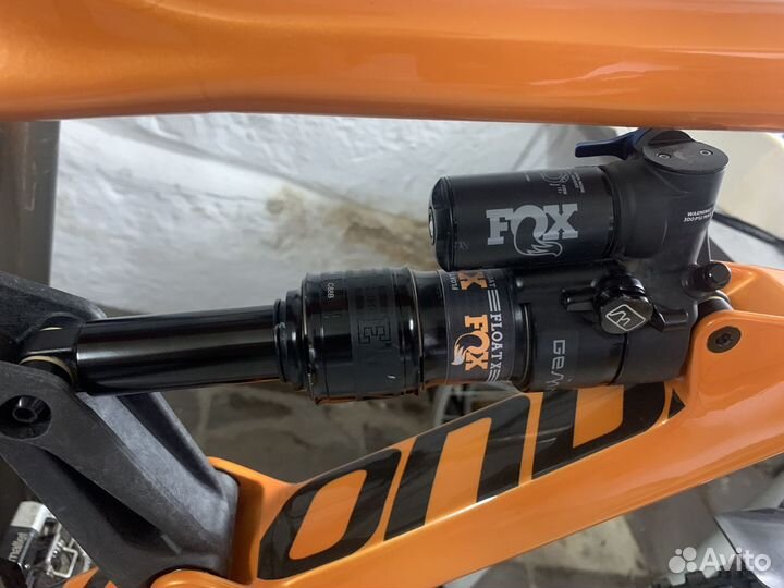 Задний амортизатор fox float x evol 230х60