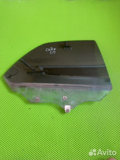 Хонда сабер стекло заднее правое