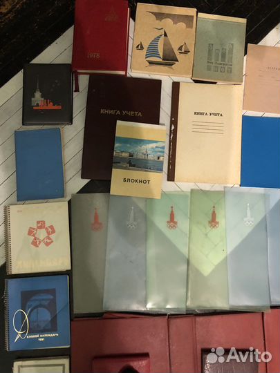 Папки тетрадки блокноты обложки ежедневники