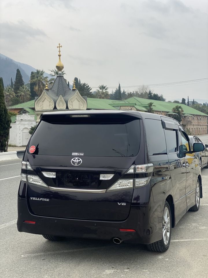 Toyota Vellfire: фото из отзыва