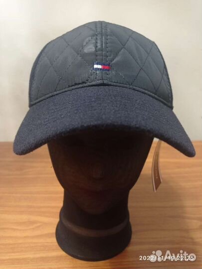 Бейсболка от бренда иTommy Hilfiger